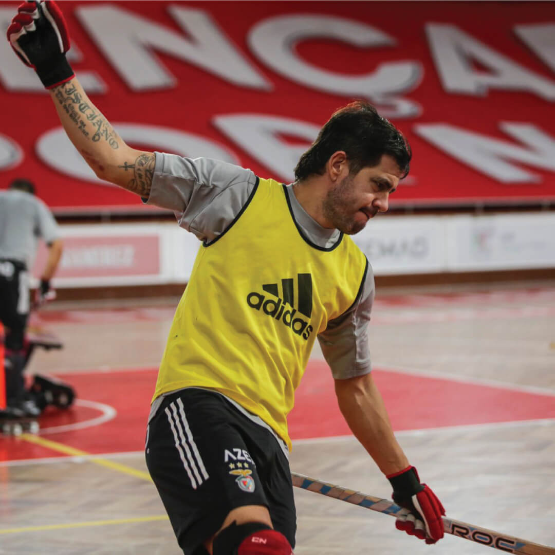 CARLOS NICOLIA